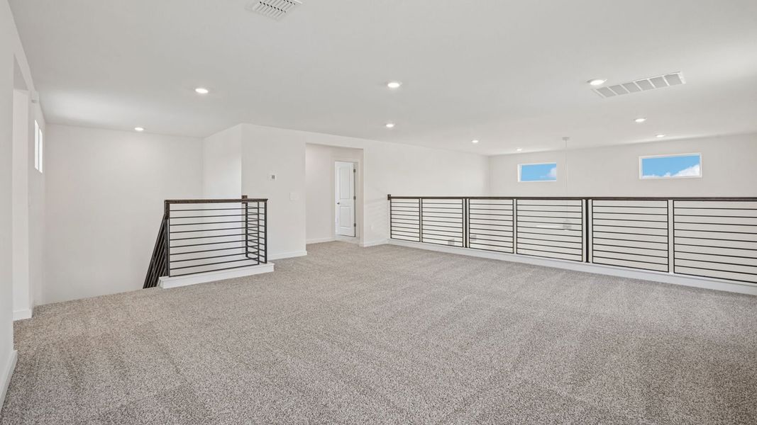 Spacious, unfurnished interior of a new home in Rosenbusch Ranch, Leander (Image 39).