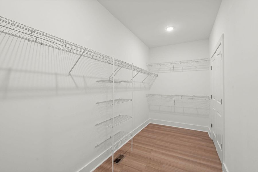 Spacious, unfurnished interior of a new home in , Hollywood (Image 29).