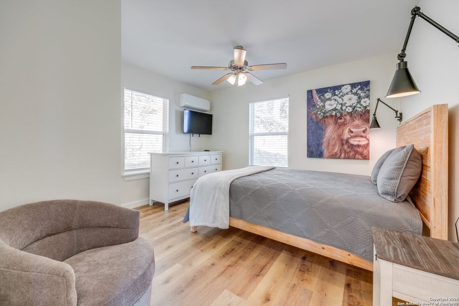 Furnished interior view inside a new home in , Canyon Lake (Image 20).
