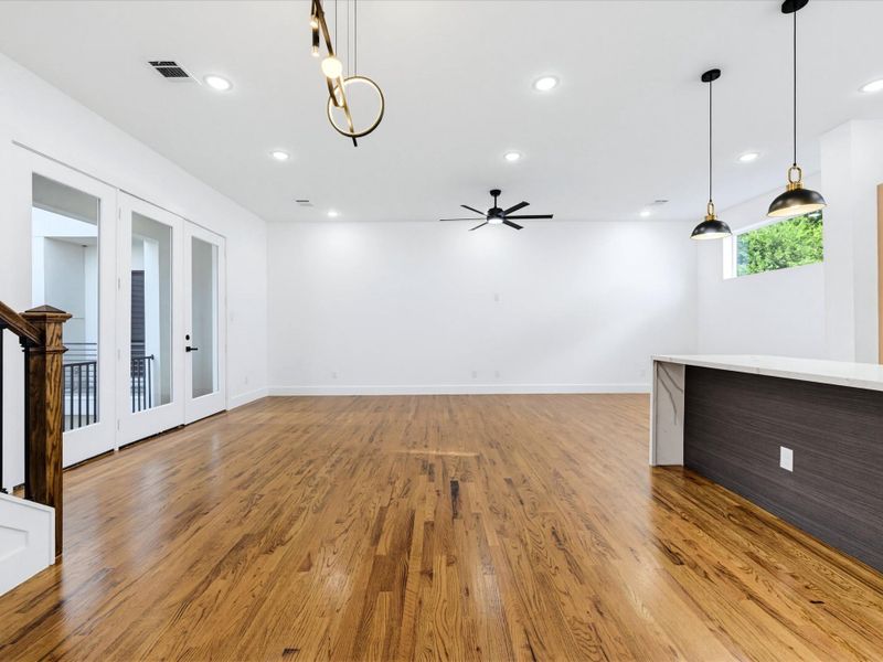 Spacious, unfurnished interior of a new home in , Houston (Image 23).
