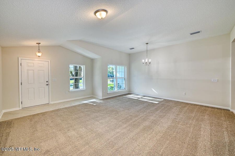 Spacious, unfurnished interior of a new home in , Jacksonville (Image 10).