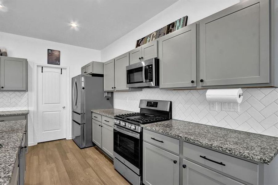 Furnished interior view inside a new home in Sweetbay Farm, Lawrenceville (Image 25).