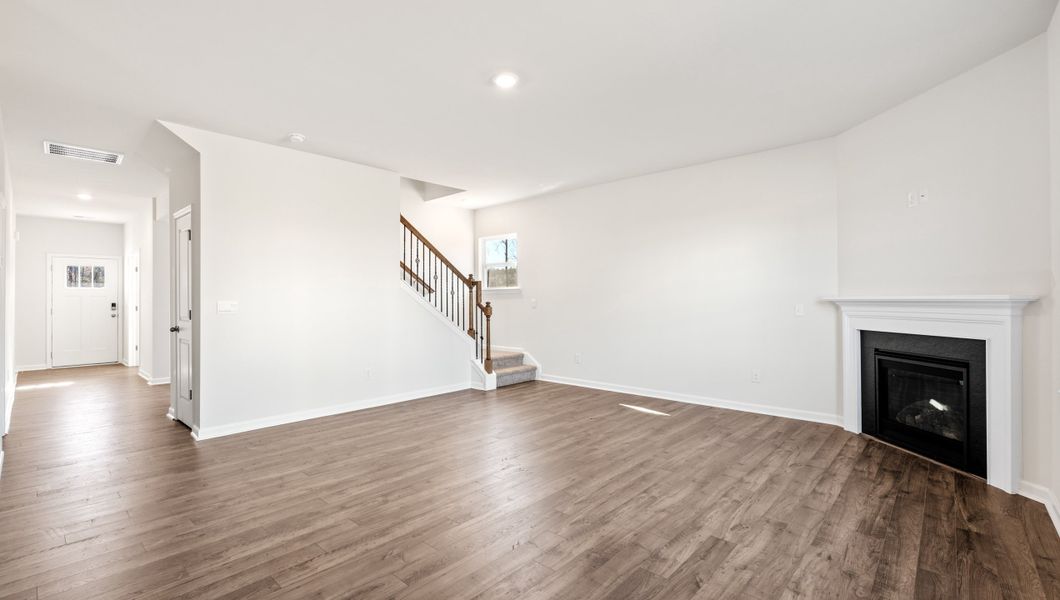 Representative unfurnished interior of a home built from the WILMINGTON by D.R. Horton in Benjamin's Grove, Woodruff (Image 19).