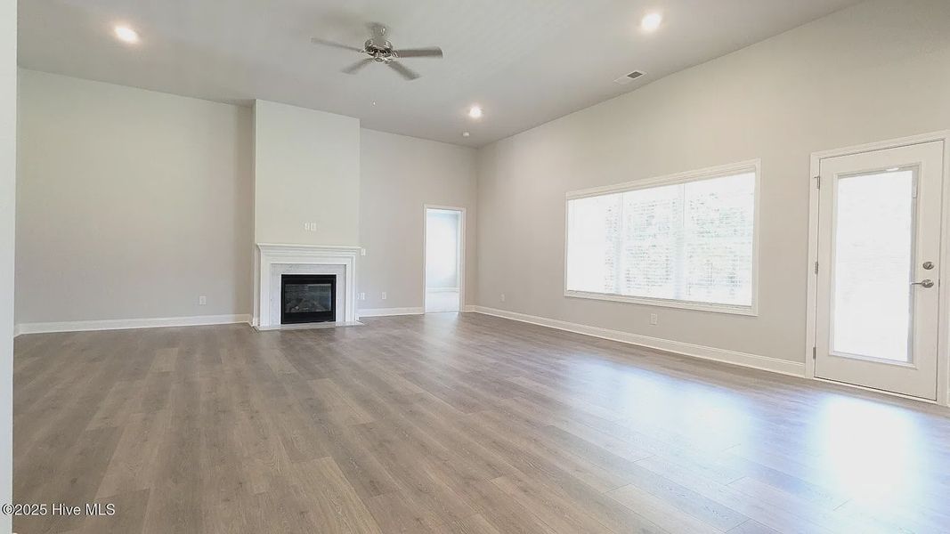 Spacious, unfurnished interior of a new home in Harvest Creek, Nashville (Image 9). Spacious, unfurnished interior of a new home in Harvest Creek, Nashville (Image 9).