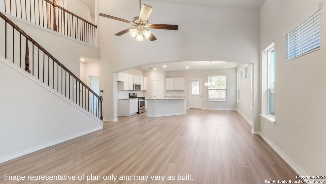 Spacious, unfurnished interior of a new home in Brookstone Creek, San Antonio (Image 20).