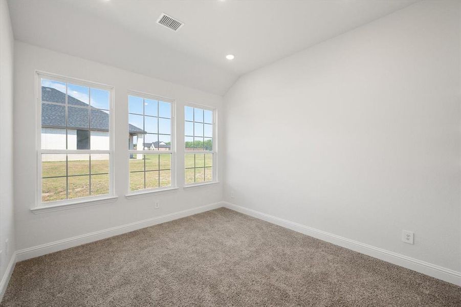 Spacious, unfurnished interior of a new home in , Corsicana (Image 26).