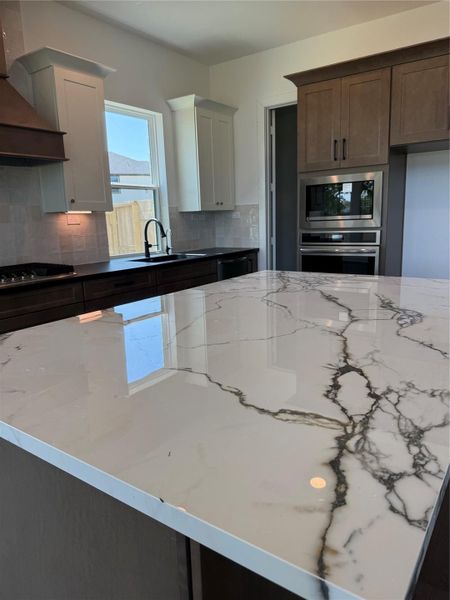 Furnished interior view inside a new home in Sienna Village of Anderson Springs 50', Missouri City (Image 5).