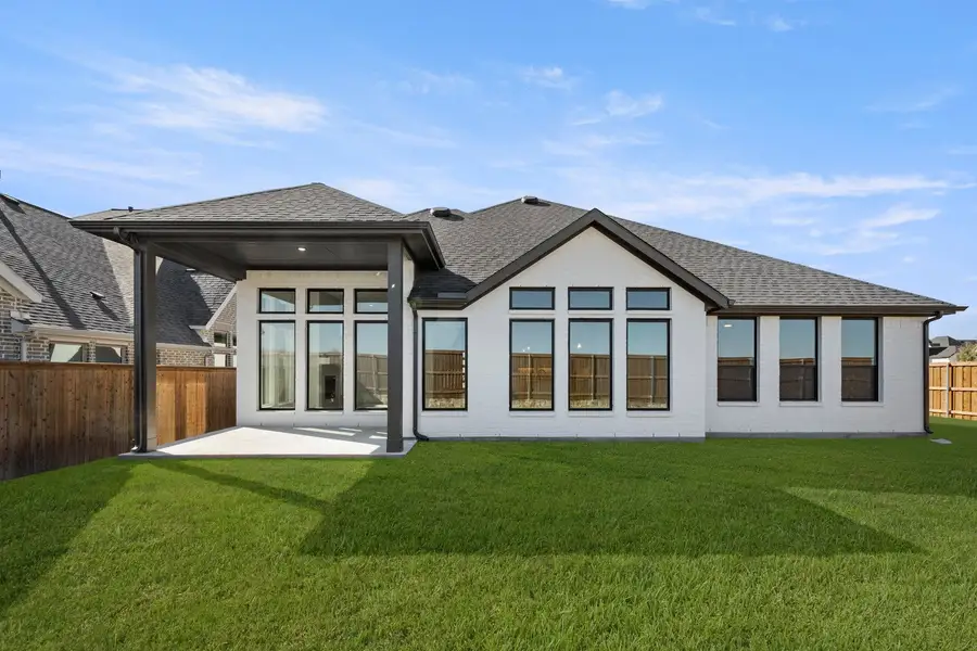 Exterior details and patio area of a home in BridgeWater - Phase 1, Midlothian (Image 4).