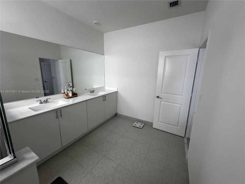 Furnished interior view inside a new home in , Miami (Image 24).