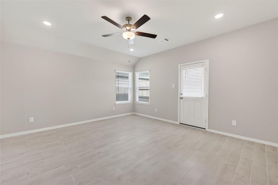 Spacious, unfurnished interior of a new home in Grand Magnolia, Magnolia (Image 16).