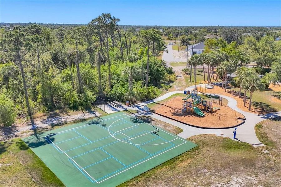 Community amenities in , Port Charlotte (Image 18).