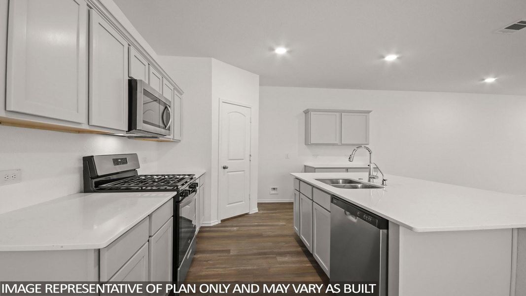 Furnished interior view inside a new home in Venetian Pines, Conroe (Image 6).