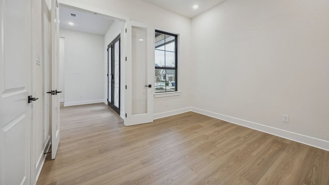 Representative unfurnished interior of a home built from the Lakewood by Chesmar Homes in Attwater 65's, Waller (Image 14).