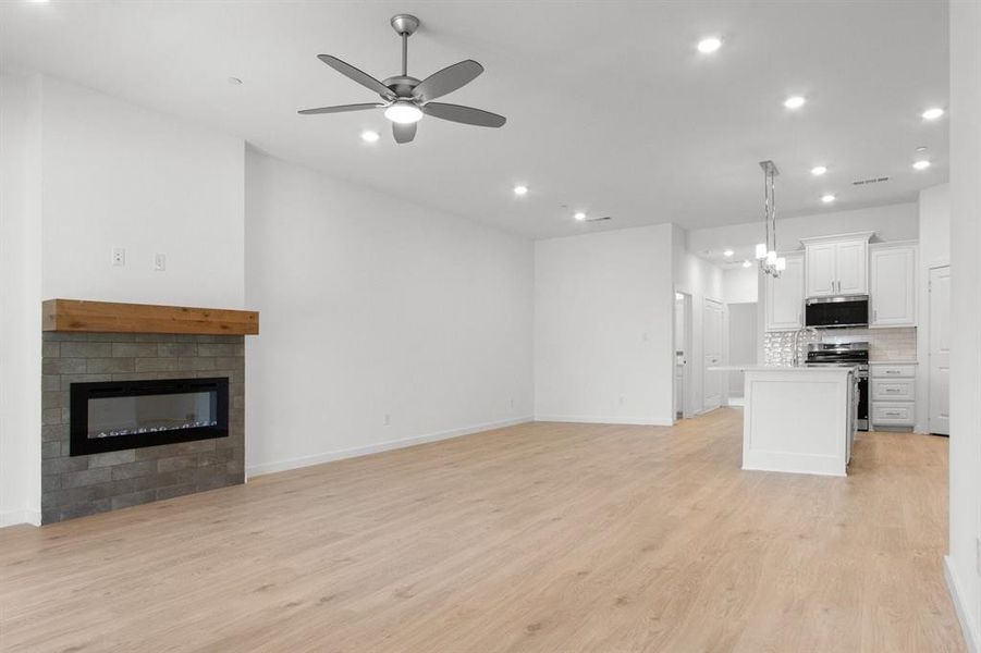 Spacious, unfurnished interior of a new home in Woodbridge, Wylie (Image 17). Spacious, unfurnished interior of a new home in Woodbridge, Wylie (Image 17).