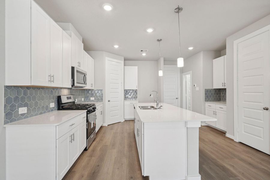 Photo is not of the actual home, but is an inspirational photo of builder’s model home and may depict options, furnishings, and/or decorator features that are not included Photo is not of the actual home, but is an inspirational photo of builder’s model home and may depict options, furnishings, and/or decorator features that are not included