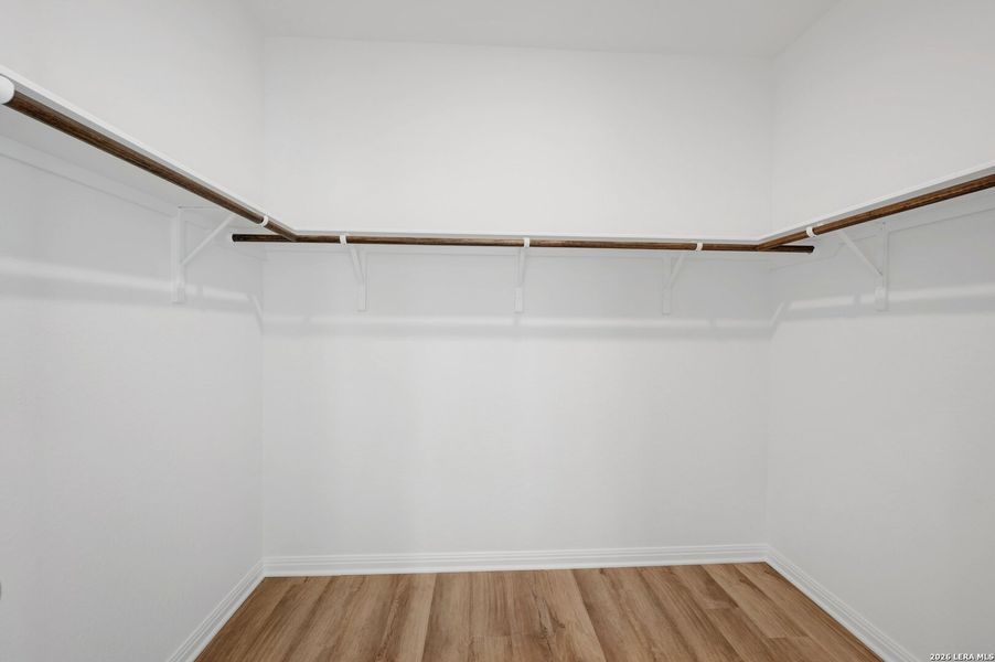 Spacious, unfurnished interior of a new home in Mesquite Ridge, San Antonio (Image 22).