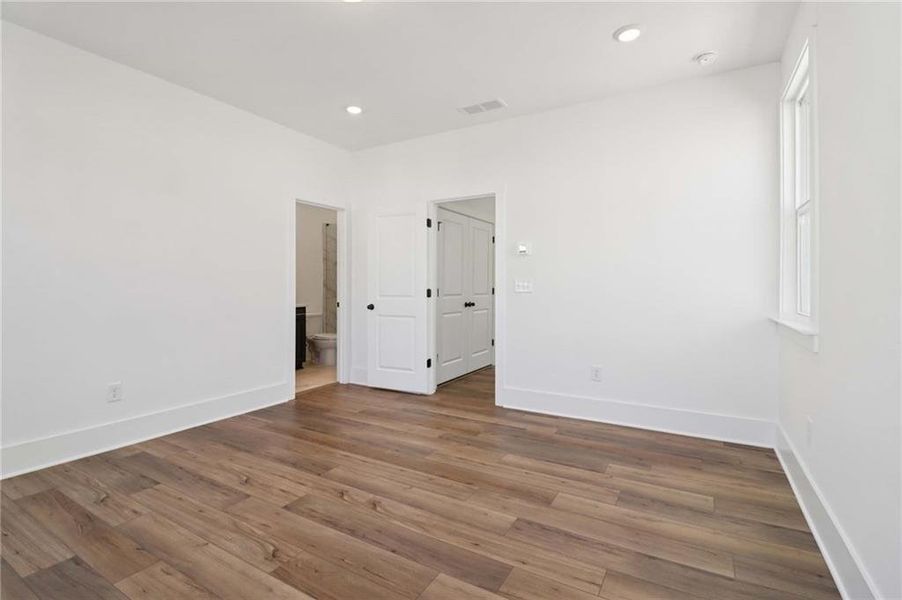 Spacious, unfurnished interior of a new home in Park Vue, Atlanta (Image 29).