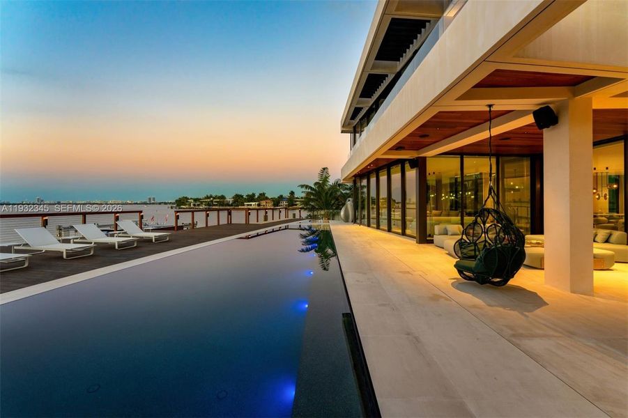 Condo located in Miami, FL showcasing its design and architecture (Image 5). Condo located in Miami, FL showcasing its design and architecture (Image 5).