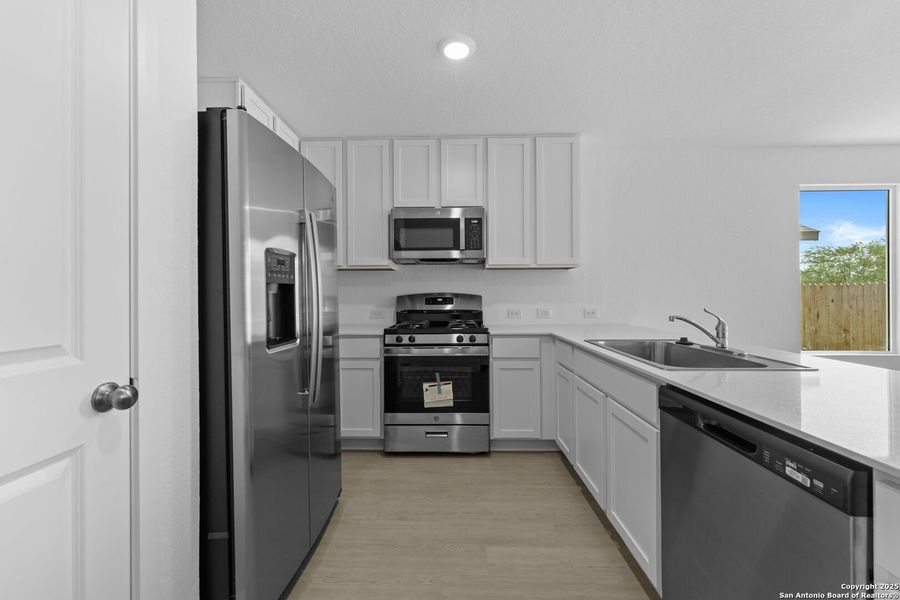 Furnished interior view inside a new home in Lodi Grove, Floresville (Image 9). Furnished interior view inside a new home in Lodi Grove, Floresville (Image 9).