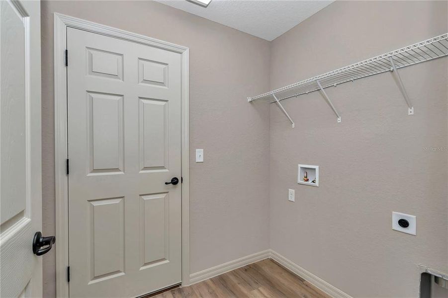 Spacious, unfurnished interior of a new home in , Ocala (Image 12).