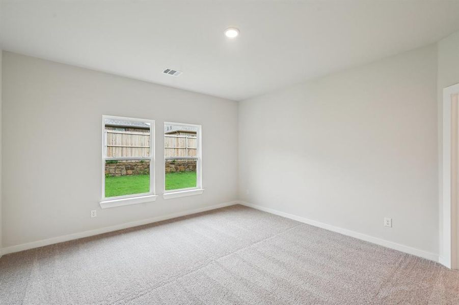 Spacious, unfurnished interior of a new home in Summerwood Estates, Red Oak (Image 25). Spacious, unfurnished interior of a new home in Summerwood Estates, Red Oak (Image 25).