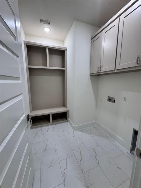 Spacious, unfurnished interior of a new home in , Dallas (Image 5). Spacious, unfurnished interior of a new home in , Dallas (Image 5).