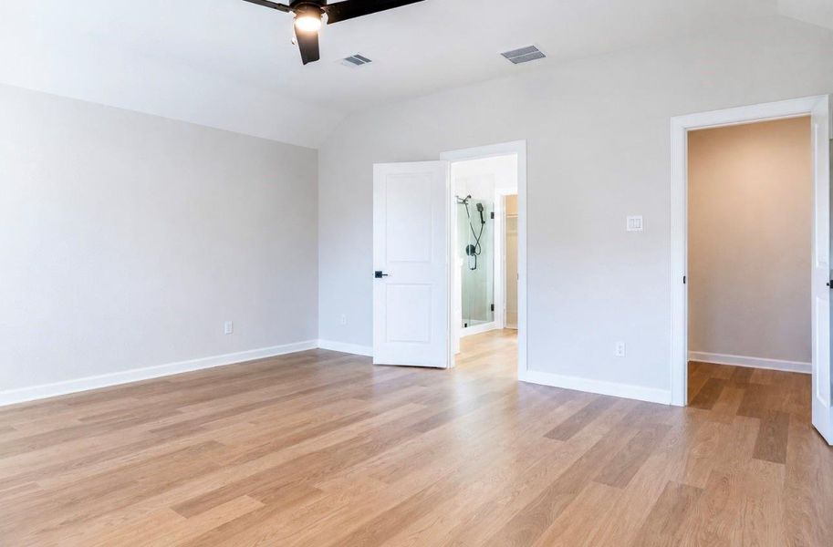 Spacious, unfurnished interior of a new home in Lago Mar, Texas City (Image 11). Spacious, unfurnished interior of a new home in Lago Mar, Texas City (Image 11).
