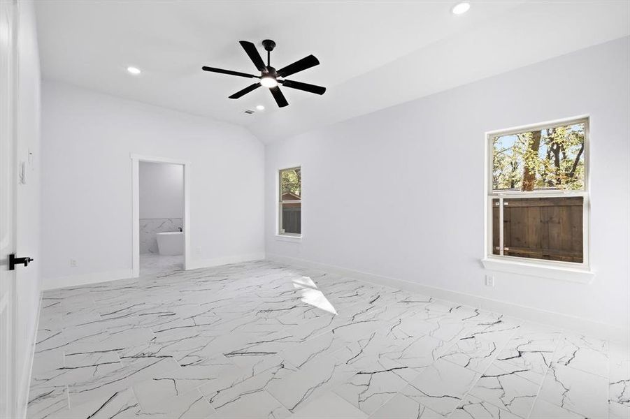 Spacious, unfurnished interior of a new home in , Gun Barrel City (Image 26).