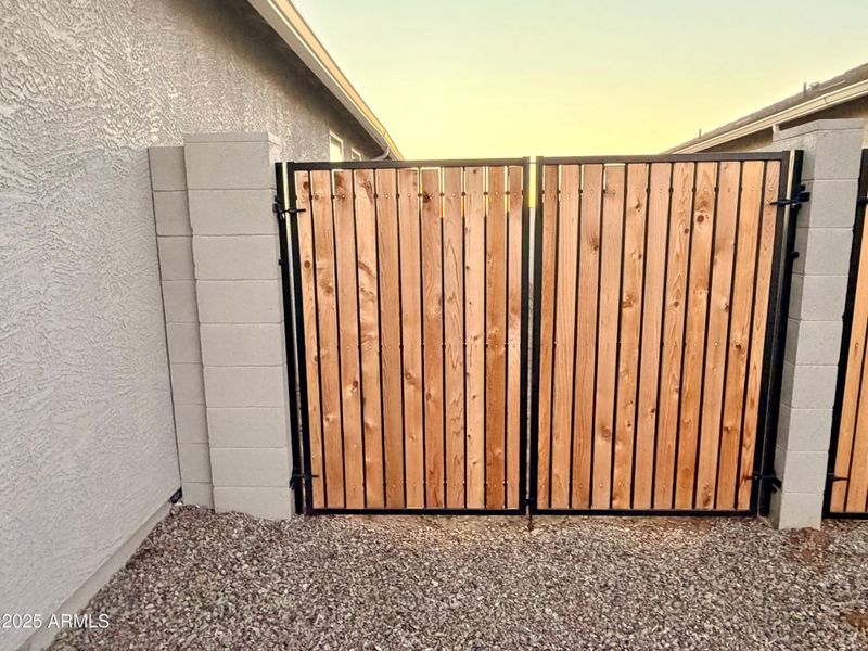 Double Gate Double Gate