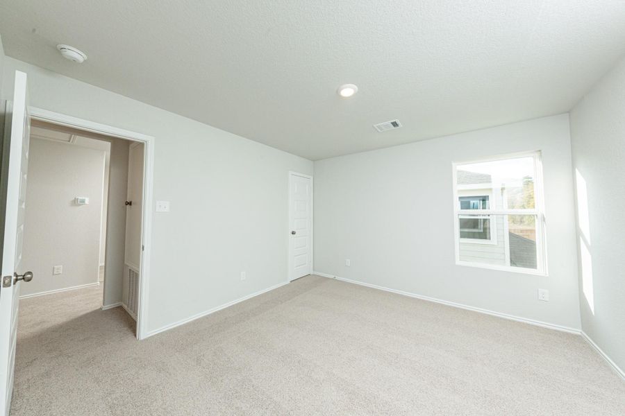 Spacious, unfurnished interior of a new home in Townsend Reserve, Splendora (Image 11).