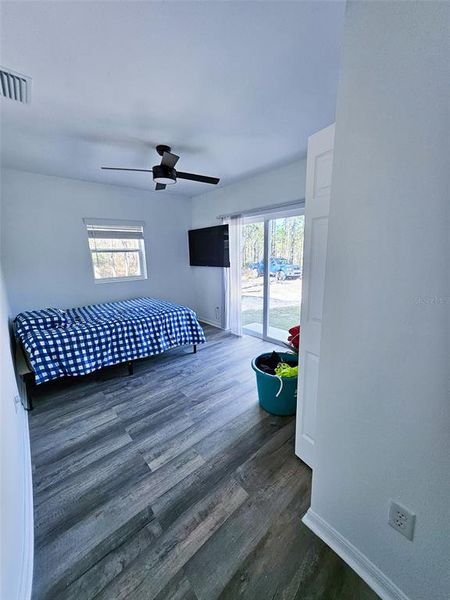 Spacious, unfurnished interior of a new home in , Dunnellon (Image 15).