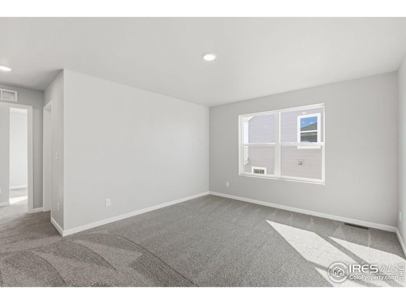 Spacious, unfurnished interior of a new home in Cordovan, Longmont (Image 13).