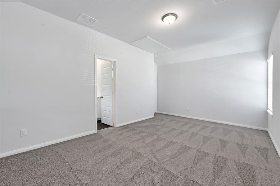 Spacious, unfurnished interior of a new home in Aldine Pines, Houston (Image 15).