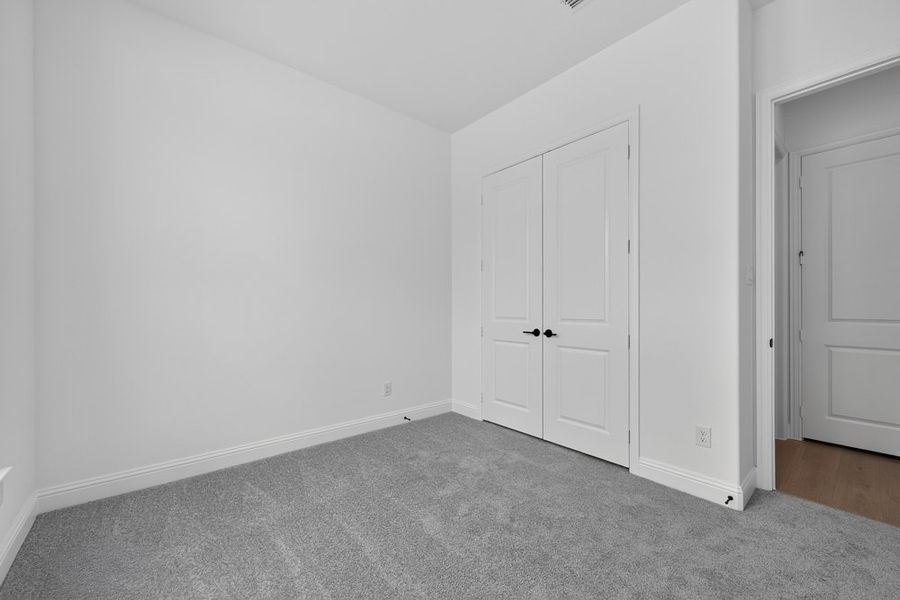 Spacious, unfurnished interior of a new home in Highland Lakes, McKinney (Image 22).