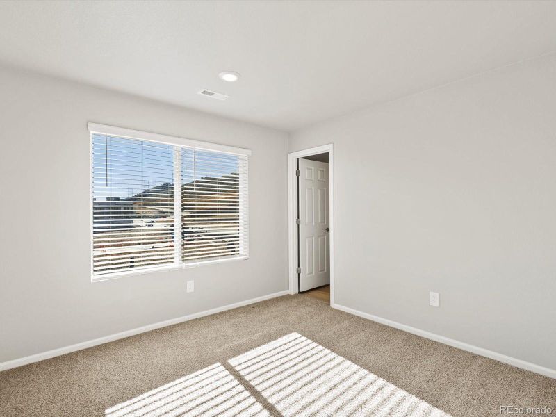 Spacious, unfurnished interior of a new home in Three Hills, Morrison (Image 18).