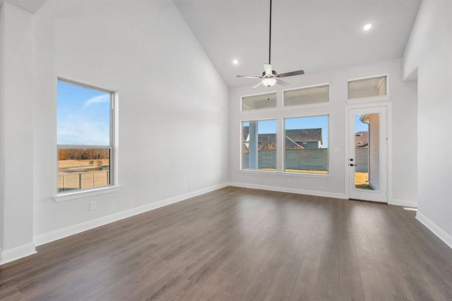 Spacious, unfurnished interior of a new home in Treeline, Justin (Image 21).