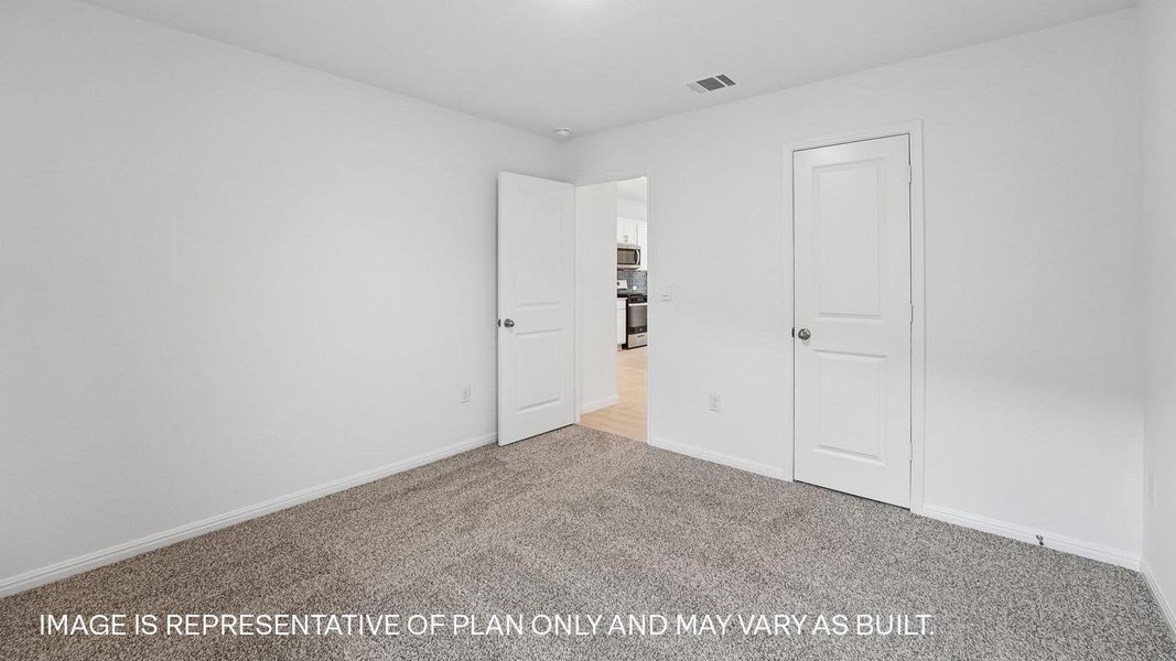 Spacious, unfurnished interior of a new home in Bar W Ranch, Leander (Image 20).