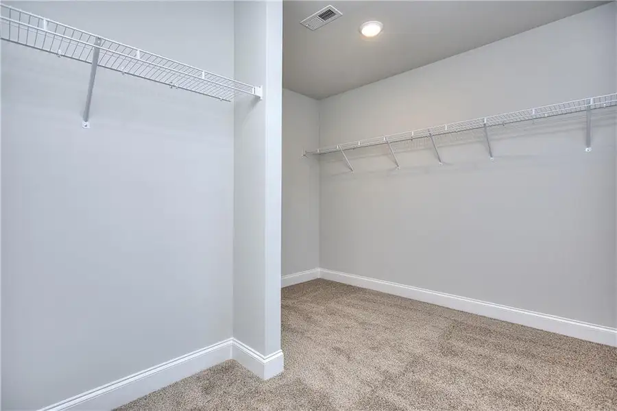 Spacious, unfurnished interior of a new home in , Homer (Image 34).