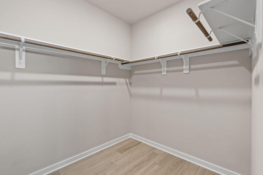 Spacious, unfurnished interior of a new home in Westridge Cove, Conroe (Image 24).