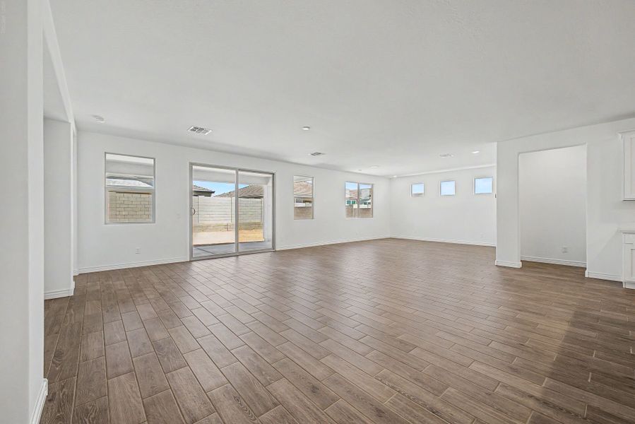 Spacious, unfurnished interior of a new home in Miravida, Surprise (Image 9). Spacious, unfurnished interior of a new home in Miravida, Surprise (Image 9).