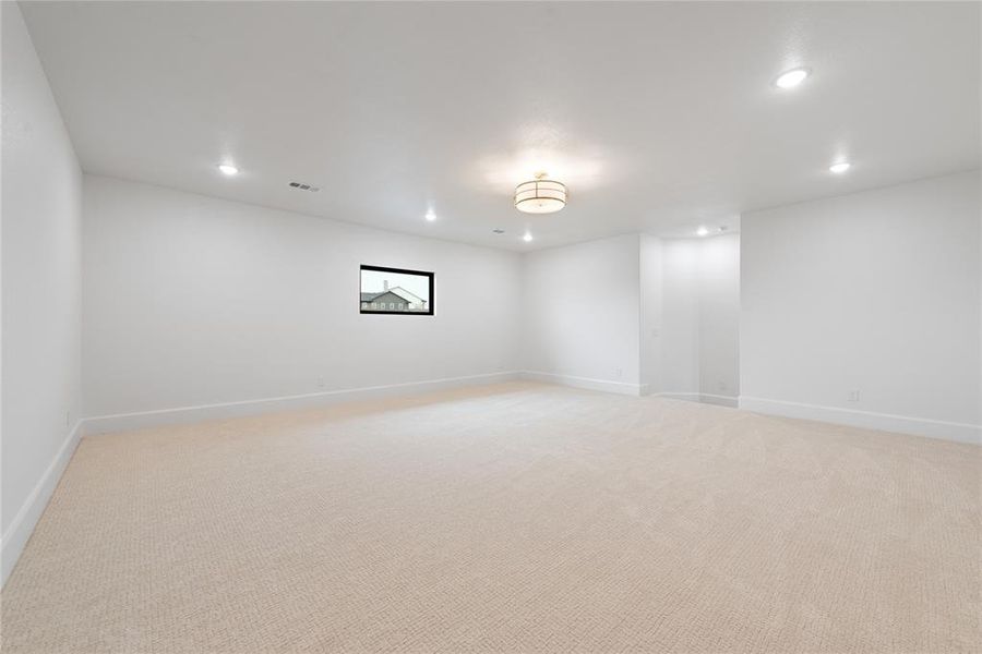 Spacious, unfurnished interior of a new home in , Flower Mound (Image 23).