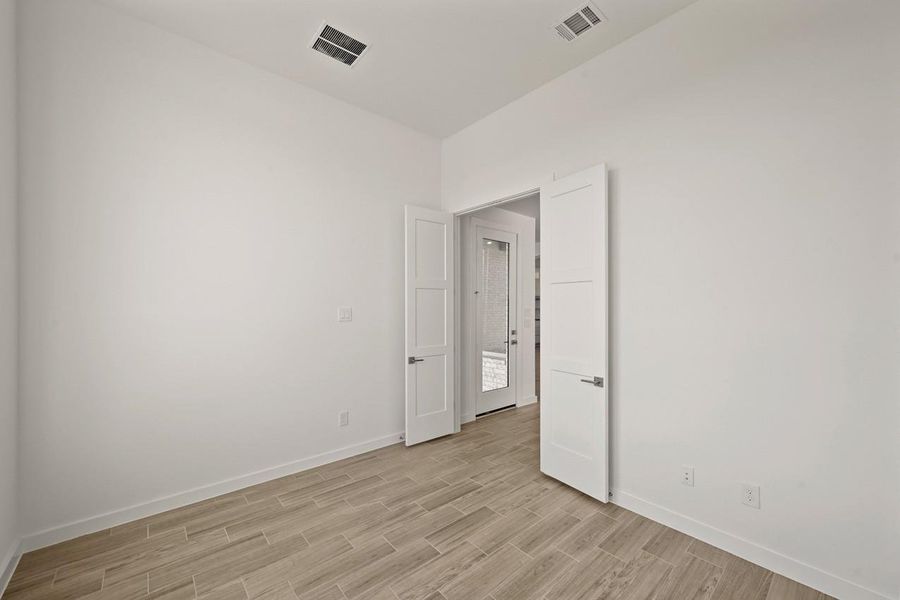 Spacious, unfurnished interior of a new home in Kresston: 55ft. lots, Magnolia (Image 18).