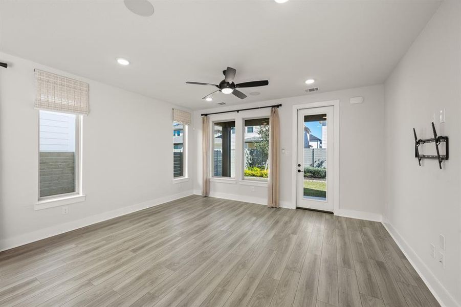 1206 Laurel- Living Room-1 1206 Laurel- Living Room-1