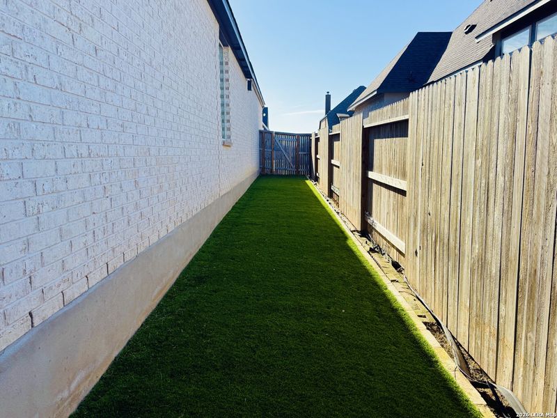 Exterior details and patio area of a home in Mesa Western, Cibolo (Image 32). Exterior details and patio area of a home in Mesa Western, Cibolo (Image 32).