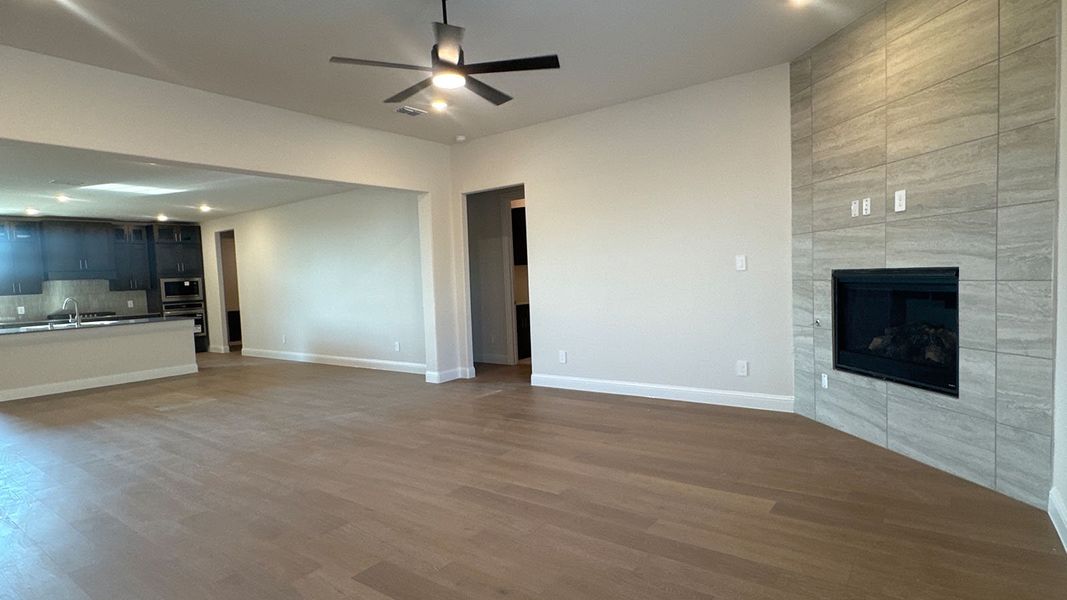 Spacious, unfurnished interior of a new home in Peachtree Meadows, Rockwall (Image 19).