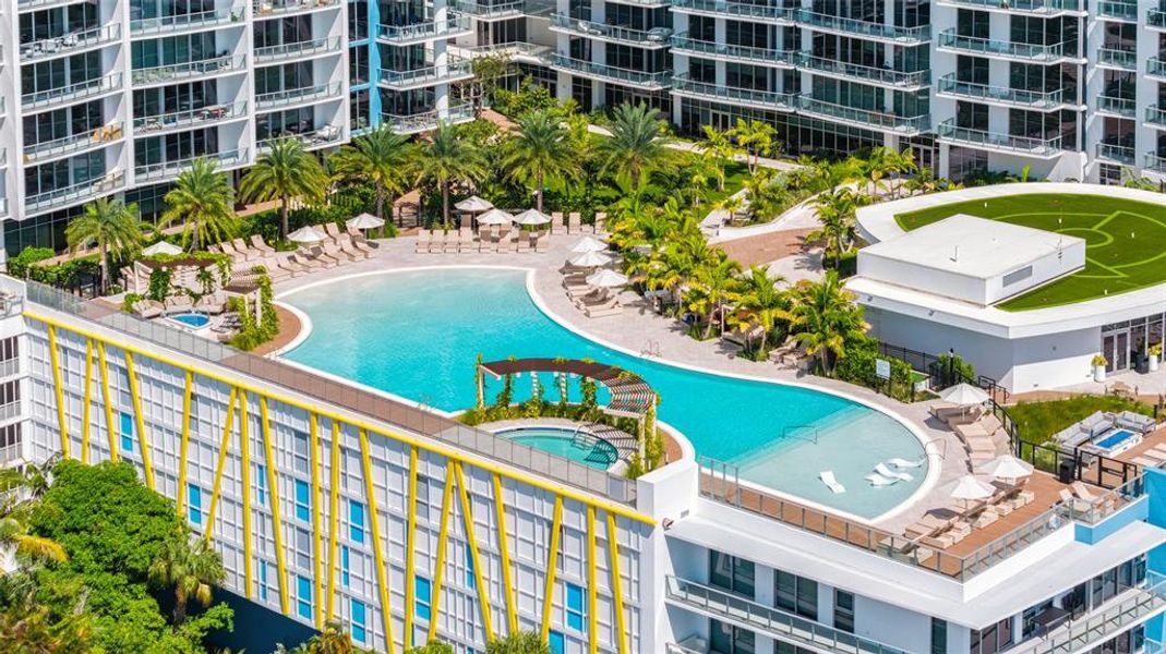 Condo located in Lake Park, FL showcasing its design and architecture (Image 5). Condo located in Lake Park, FL showcasing its design and architecture (Image 5).