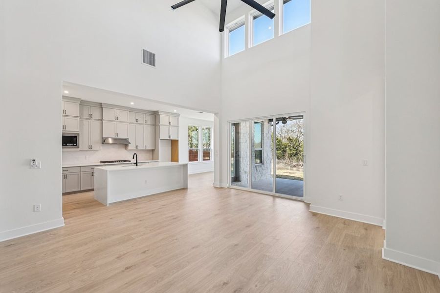 Spacious, unfurnished interior of a new home in Sauls Ranch, Round Rock (Image 23).