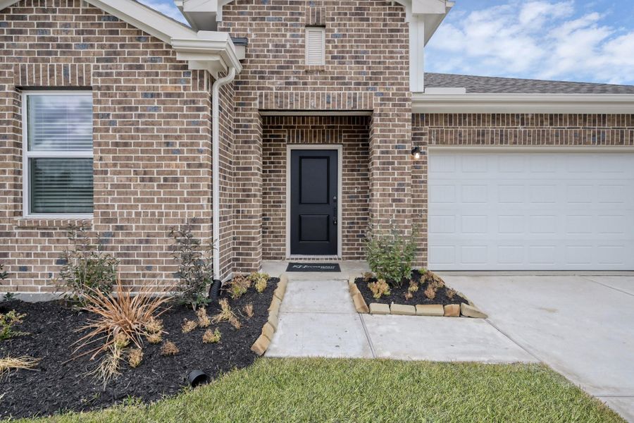 Exterior details and patio area of a home in Aspire at The Reserve at Huntsville, Huntsville (Image 18). Exterior details and patio area of a home in Aspire at The Reserve at Huntsville, Huntsville (Image 18).