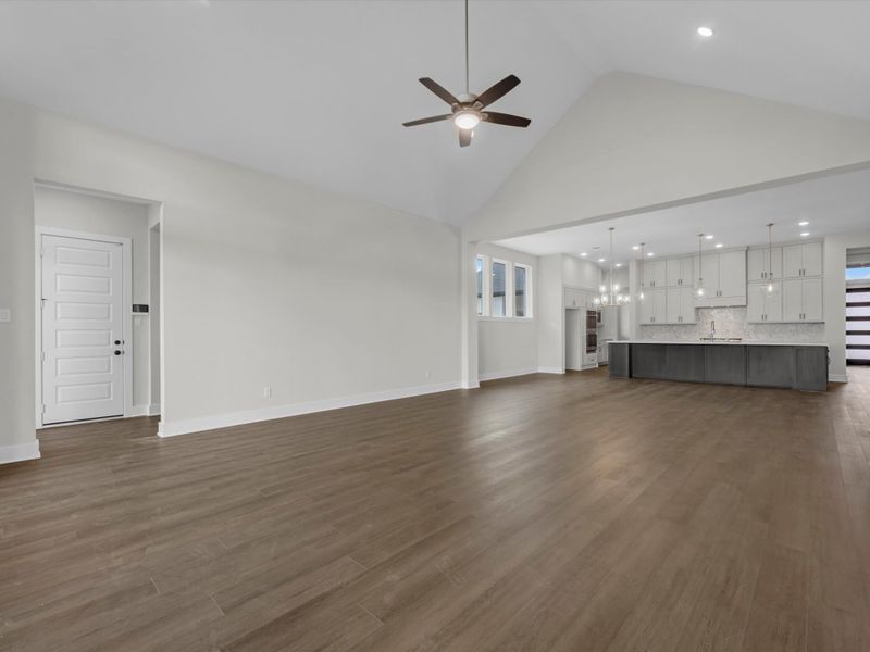Spacious, unfurnished interior of a new home in Sienna 80′, Missouri City (Image 14).