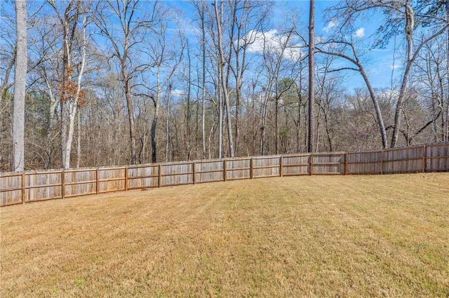 Exterior details and patio area of a home in , Fairburn (Image 23).